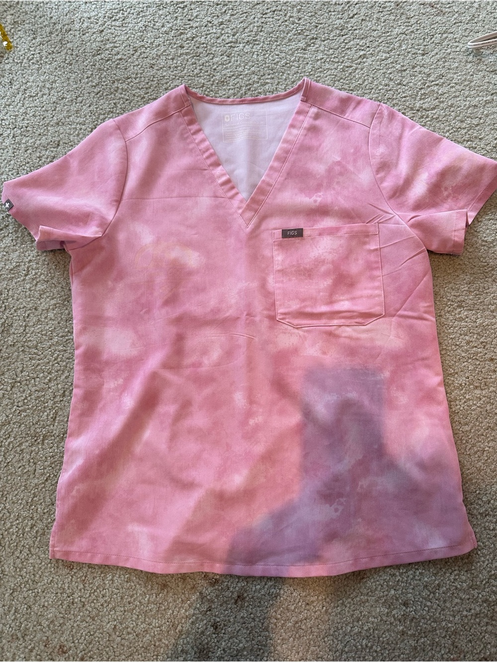 FIGS MARBLED ROSE Catarina Scrub Top- SIZE MEDIUM